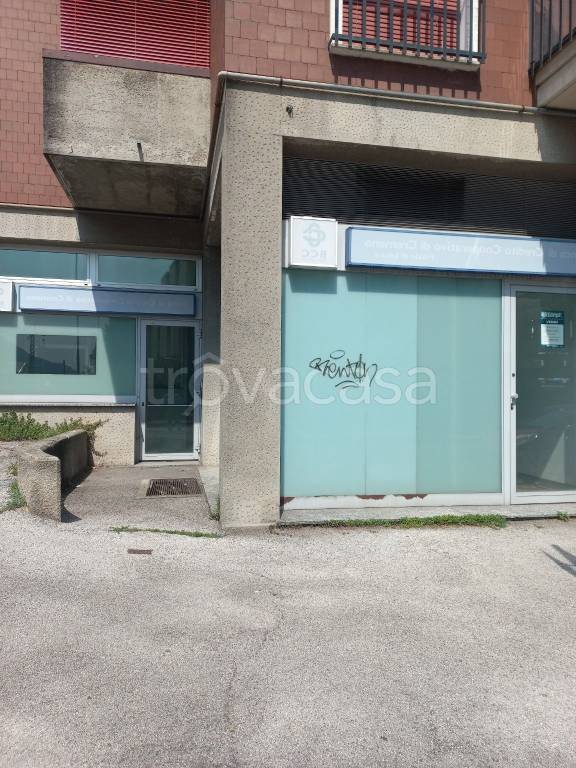 appartamento in vendita a Lecco in zona Castello