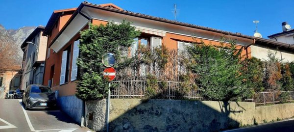 casa indipendente in vendita a Lecco in zona Acquate