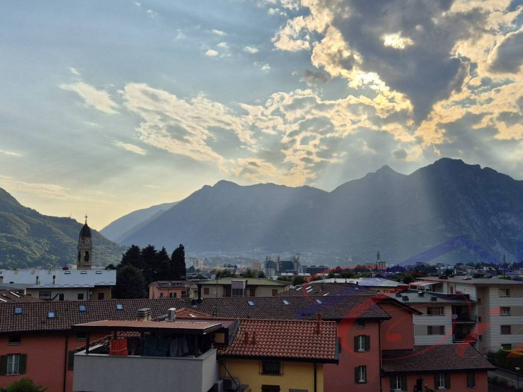 appartamento in vendita a Lecco in zona Germanedo