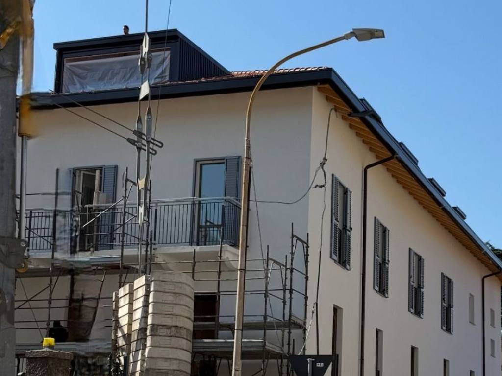 appartamento in vendita a Lecco in zona Castello