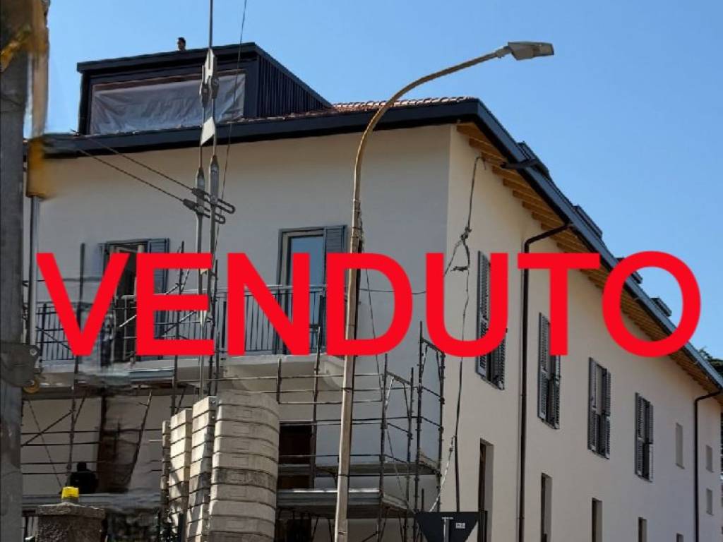 appartamento in vendita a Lecco in zona Olate
