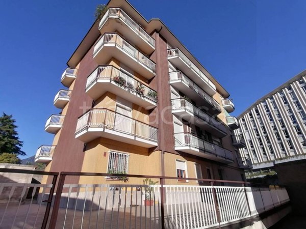 appartamento in vendita a Lecco in zona Lecco Centro