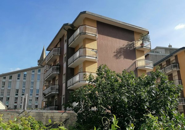 appartamento in vendita a Lecco in zona Lecco Centro
