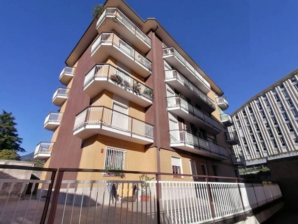 appartamento in vendita a Lecco in zona Lecco Centro