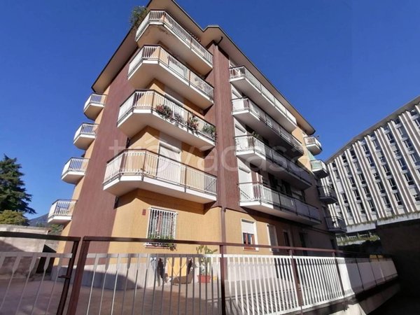appartamento in vendita a Lecco in zona Lecco Centro