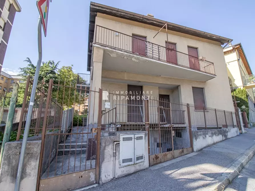 casa indipendente in vendita a Lecco in zona Belledo
