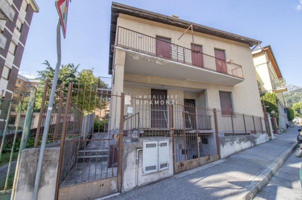 casa indipendente in vendita a Lecco in zona Belledo
