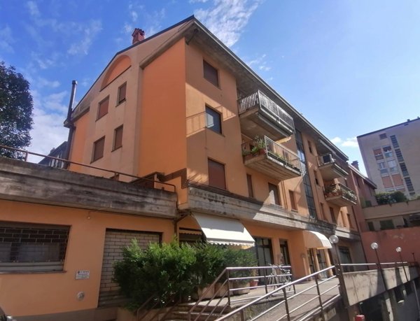 appartamento in vendita a Lecco in zona Lecco Centro