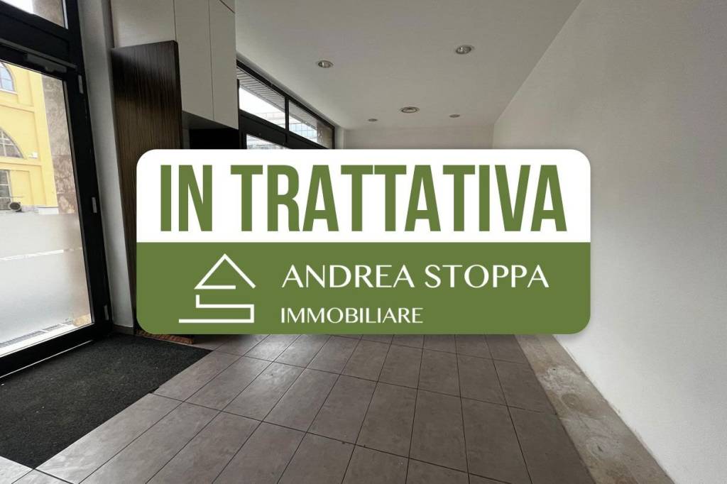 locale commerciale in vendita a Lecco in zona Lecco Centro