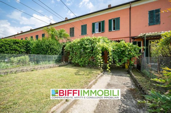 casa indipendente in vendita a Lecco in zona Belledo