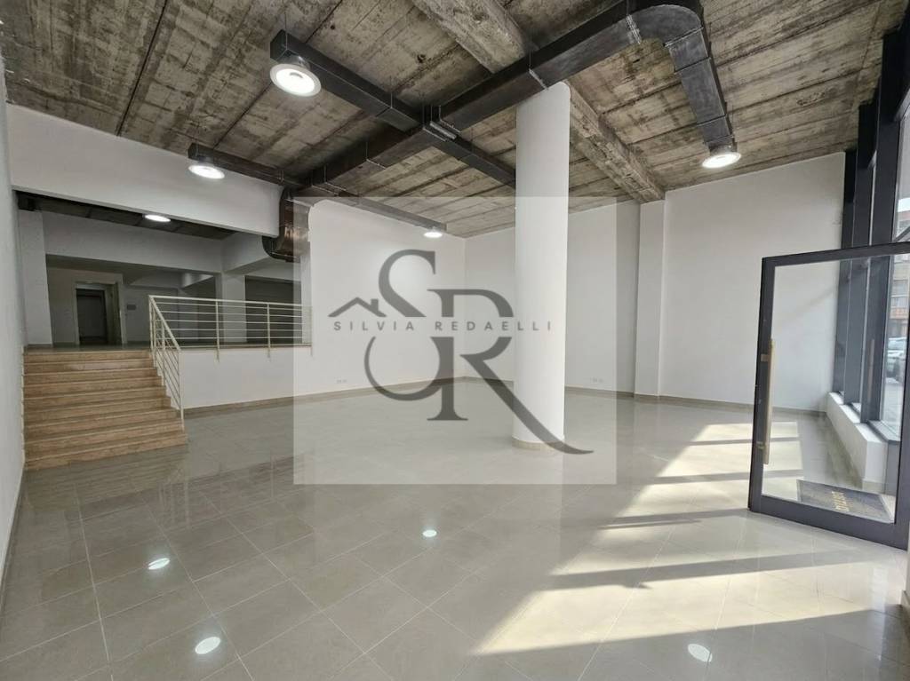 negozio in vendita a Lecco in zona Olate