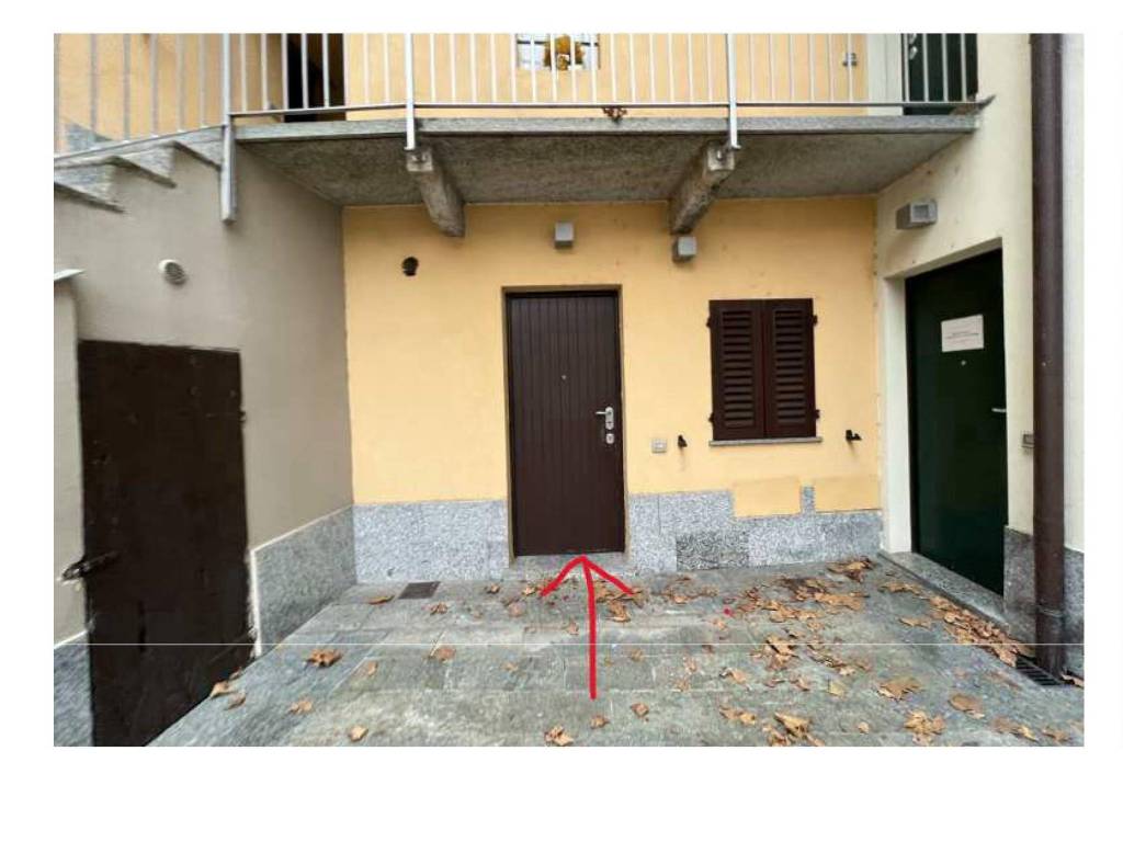 locale commerciale in vendita a Lecco