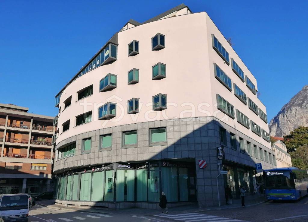 ufficio in vendita a Lecco in zona Lecco Centro