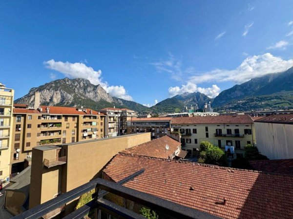 appartamento in vendita a Lecco in zona Lecco Centro
