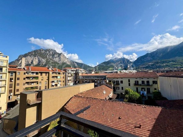 appartamento in vendita a Lecco in zona Lecco Centro