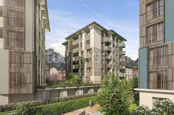 appartamento in vendita a Lecco in zona Pescarenico