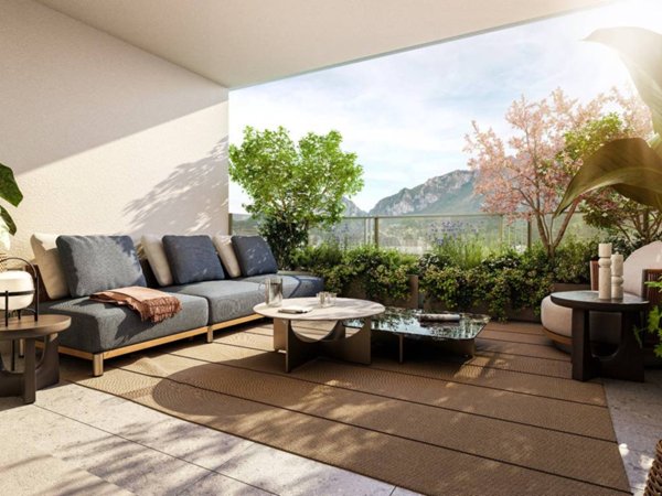 appartamento in vendita a Lecco in zona Maggianico