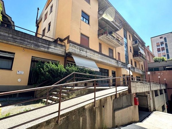 appartamento in vendita a Lecco in zona Lecco Centro