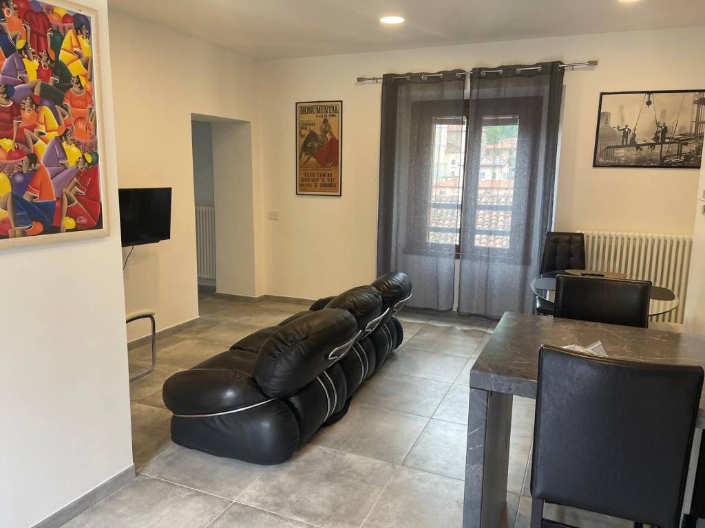 appartamento in vendita a Lecco in zona Laorca