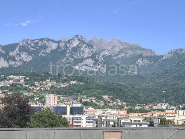 appartamento in vendita a Lecco in zona Caleotto