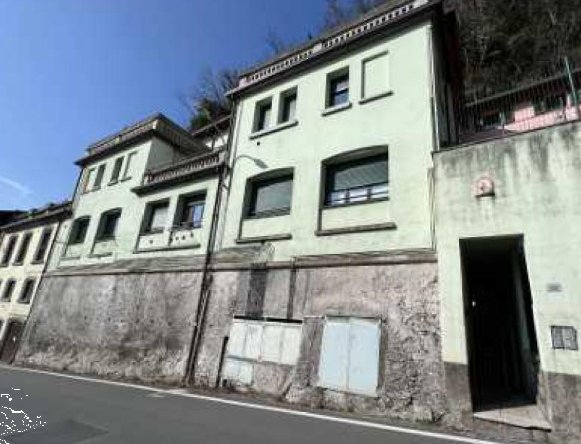 appartamento in vendita a Lecco in zona Laorca