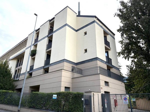 ufficio in vendita a Lecco in zona Castello