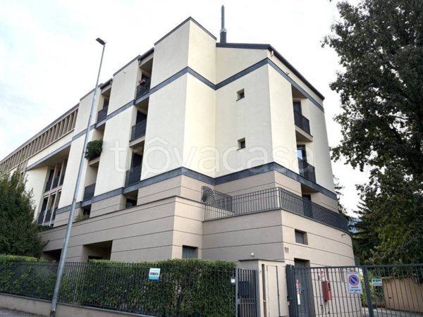 appartamento in vendita a Lecco in zona Castello