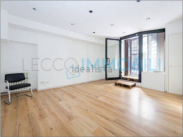 negozio in vendita a Lecco in zona Lecco Centro