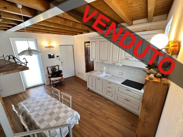 appartamento in vendita a Lecco in zona Lecco Centro