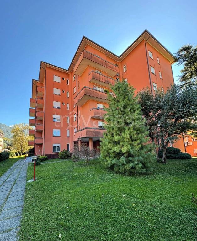 appartamento in vendita a Lecco in zona Caleotto
