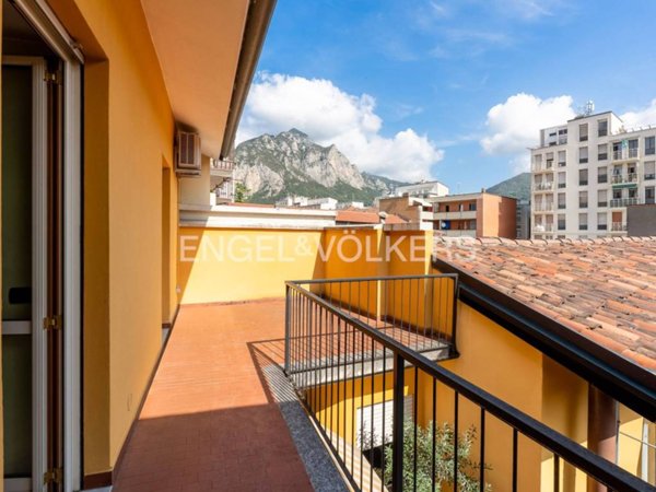 appartamento in vendita a Lecco in zona Lecco Centro
