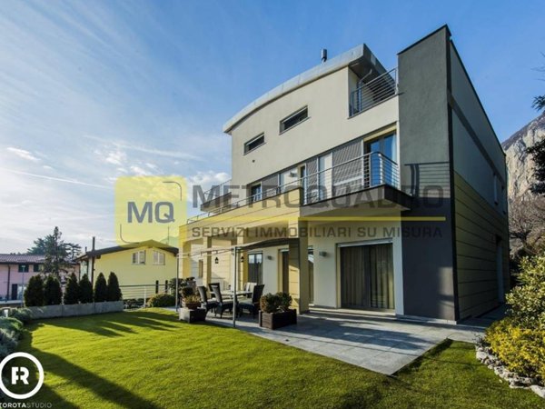 casa indipendente in vendita a Lecco in zona Viale Turati