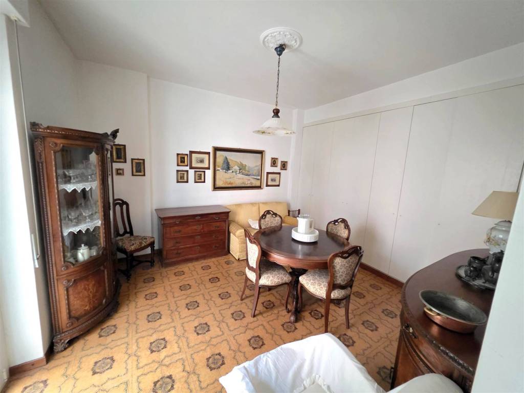 appartamento in vendita a Lecco in zona Caleotto