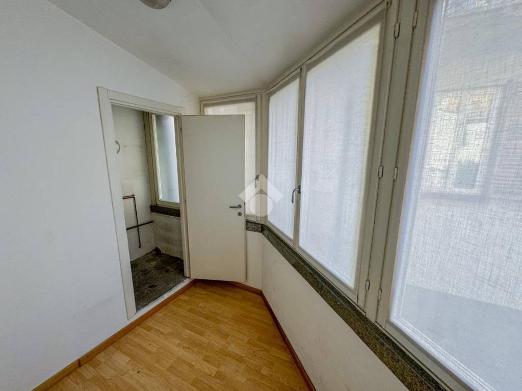 appartamento in vendita a Lecco in zona Lecco Centro