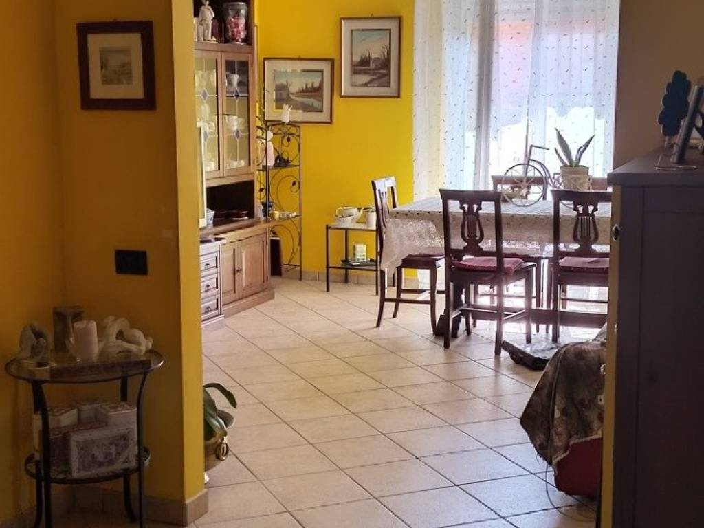 appartamento in vendita a Lecco in zona Caleotto