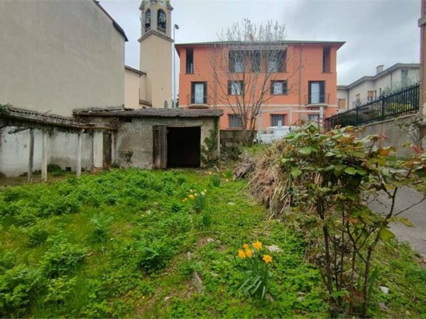 intera palazzina in vendita a Lecco in zona Olate