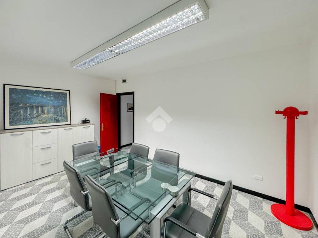 ufficio in vendita a Lecco in zona Lecco Centro