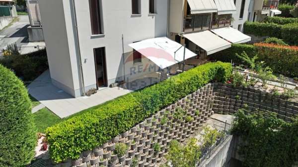 appartamento in vendita a Lecco in zona Olate