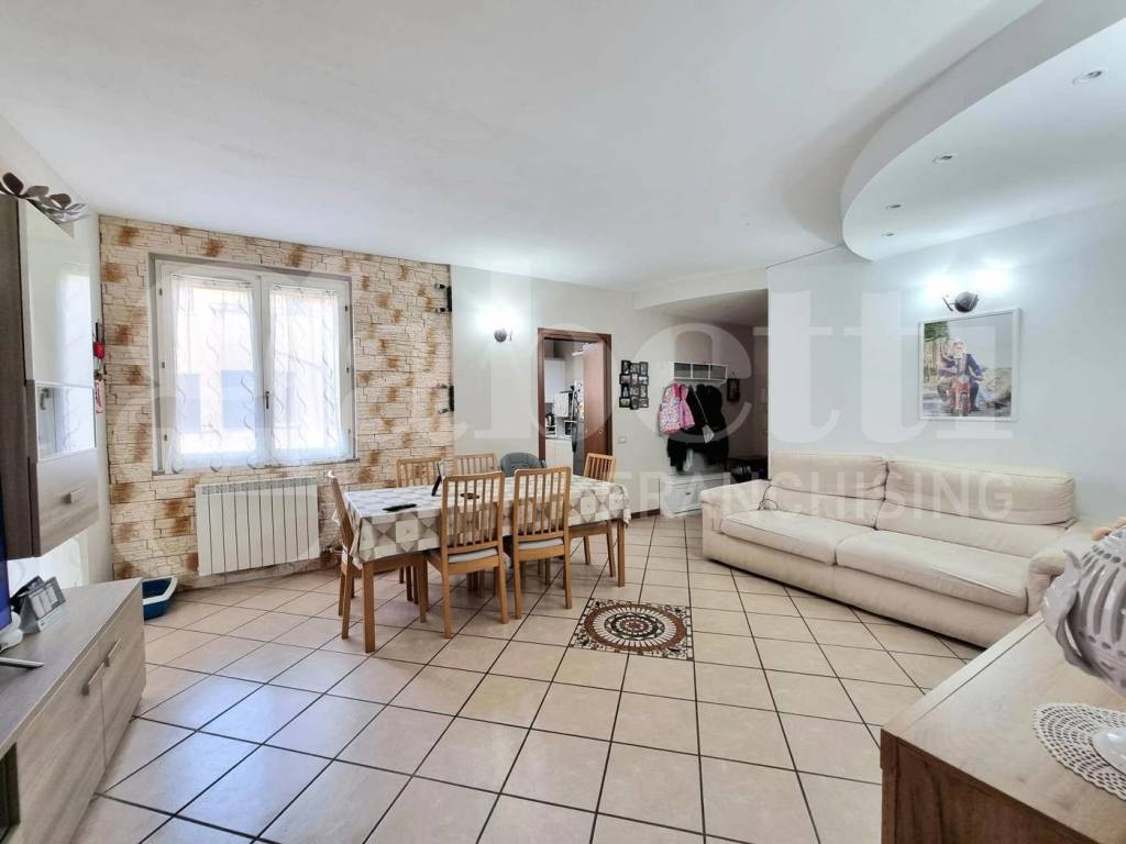 appartamento in vendita a Lecco in zona Germanedo