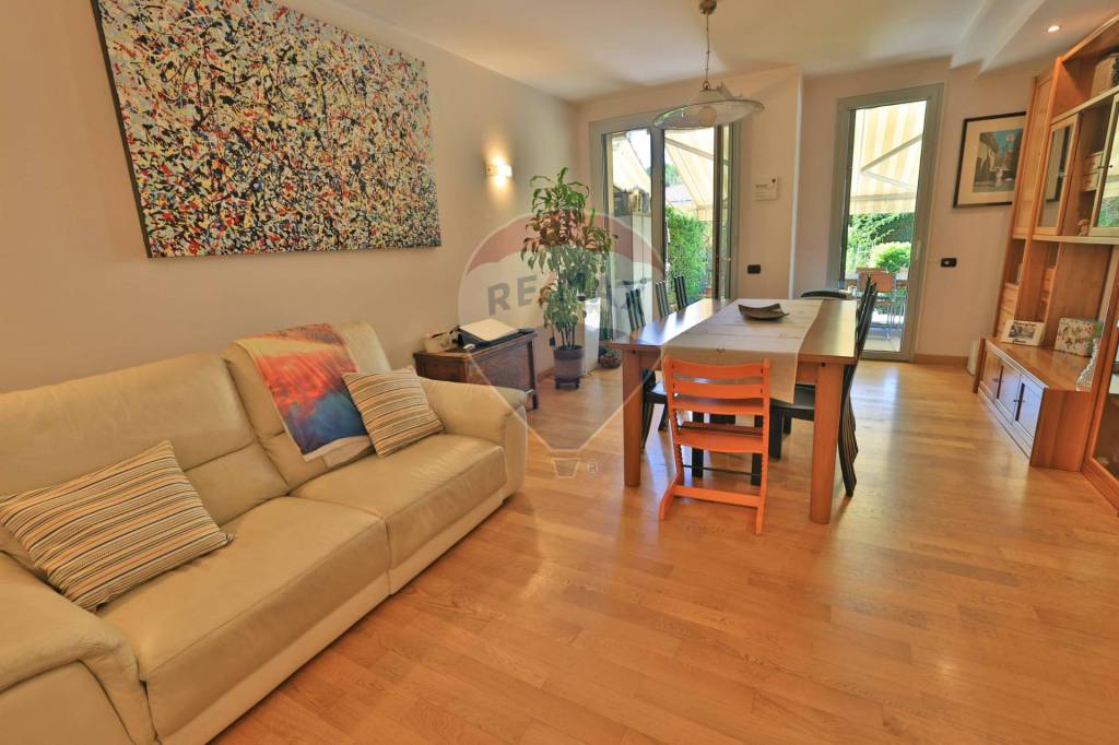 appartamento in vendita a Lecco in zona Santo Stefano