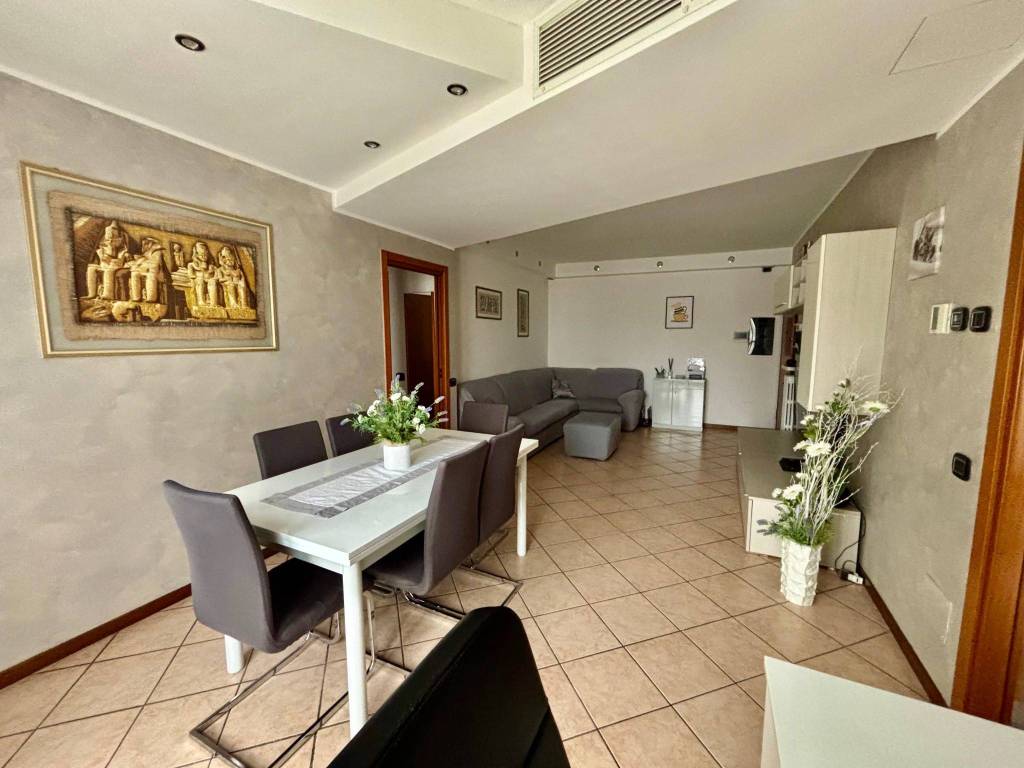 appartamento in vendita a Lecco in zona Maggianico