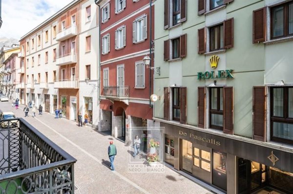negozio in vendita a Lecco in zona Lecco Centro