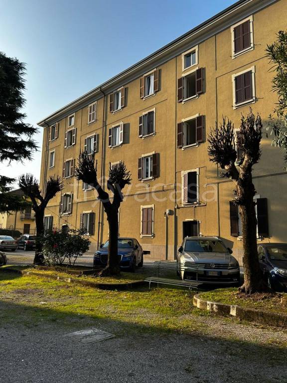 appartamento in vendita a Lecco in zona Pescarenico
