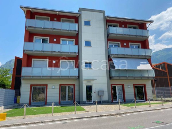 appartamento in vendita a Lecco in zona Castello