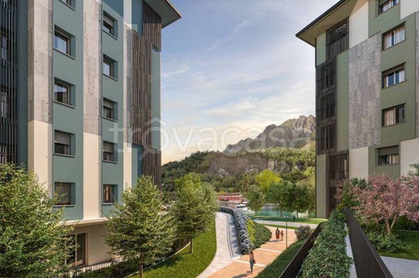 appartamento in vendita a Lecco in zona Pescarenico