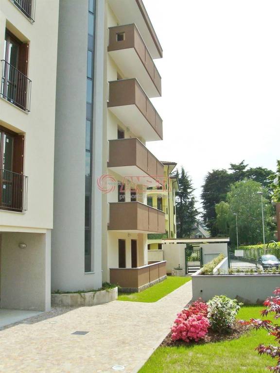 appartamento in vendita a Lecco in zona Castello