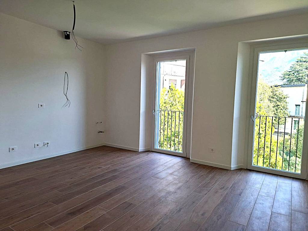 appartamento in vendita a Lecco in zona Olate
