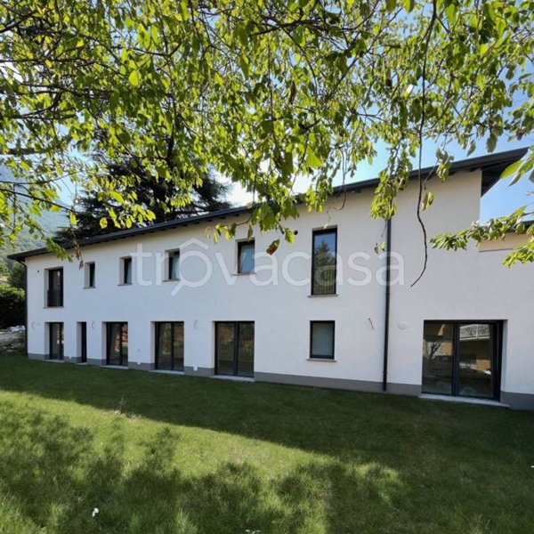 casa indipendente in vendita a Lecco in zona Maggianico