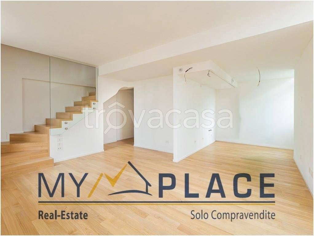 appartamento in vendita a Lecco in zona Corso Martiri