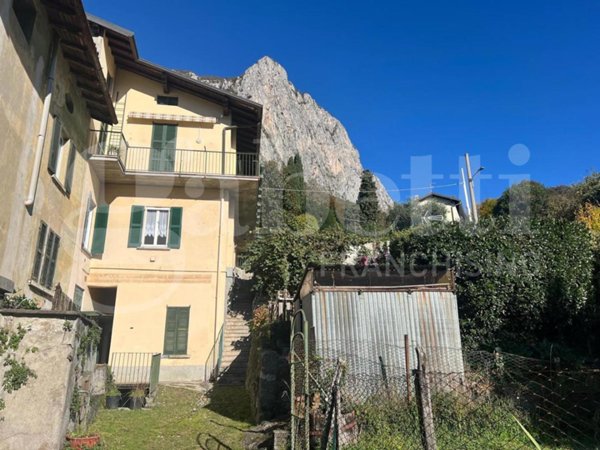 appartamento in vendita a Lecco in zona Olate